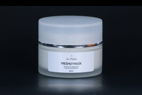 Maschera Viso Freshly Mask ad azione ristrutturante e rivitalizzante a base di Aloe Vera Biologica dalle proprietà emollienti, idratanti e antibatteriche.