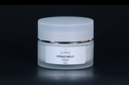 Crema notte Viso nutriente per Pelli Mature e Secche ricca di pregiati oli e burri naturali e impreziosita da Acido Ialuronico a basso peso molecolare